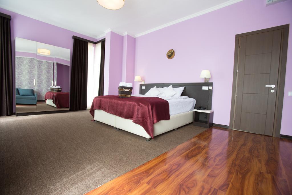 The One Boutique Hotel Tbilisi Exterior foto