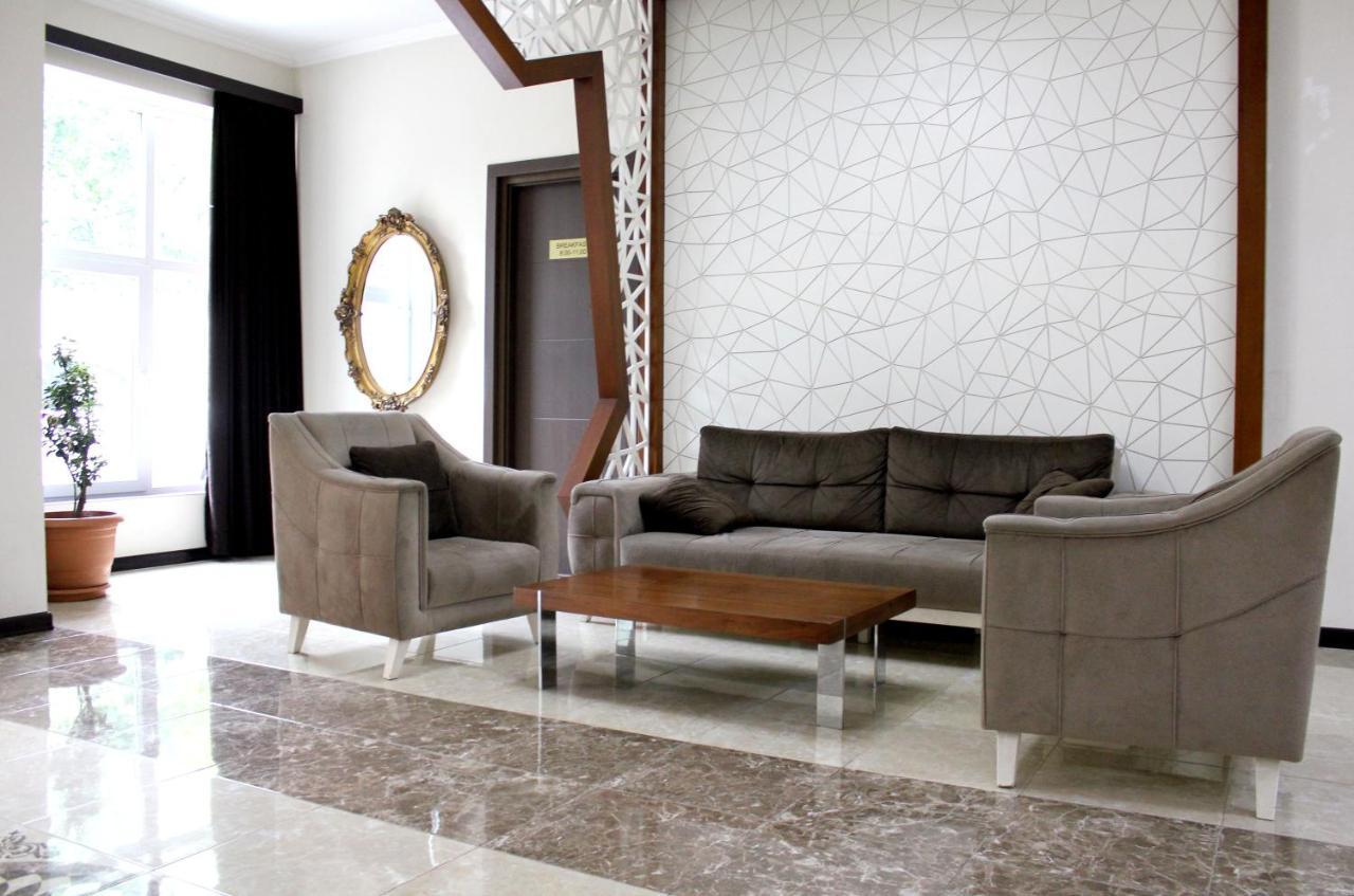 The One Boutique Hotel Tbilisi Exterior foto